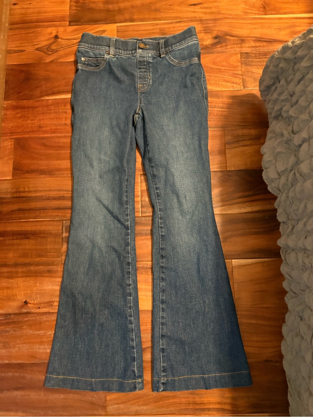 SPANX High Rise Flare Jeans Medium Wash Size Small Petite (1477)